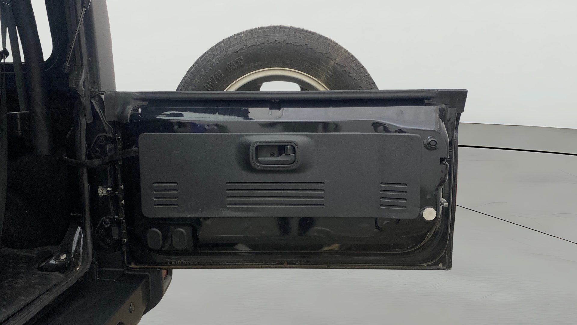 View 2023 Mahindra Thar AX Standard Manual Soft Top 6 Seater Image 36 Used 2023 Mahindra Thar AX Standard Manual Soft Top 6 Seater Image 36
