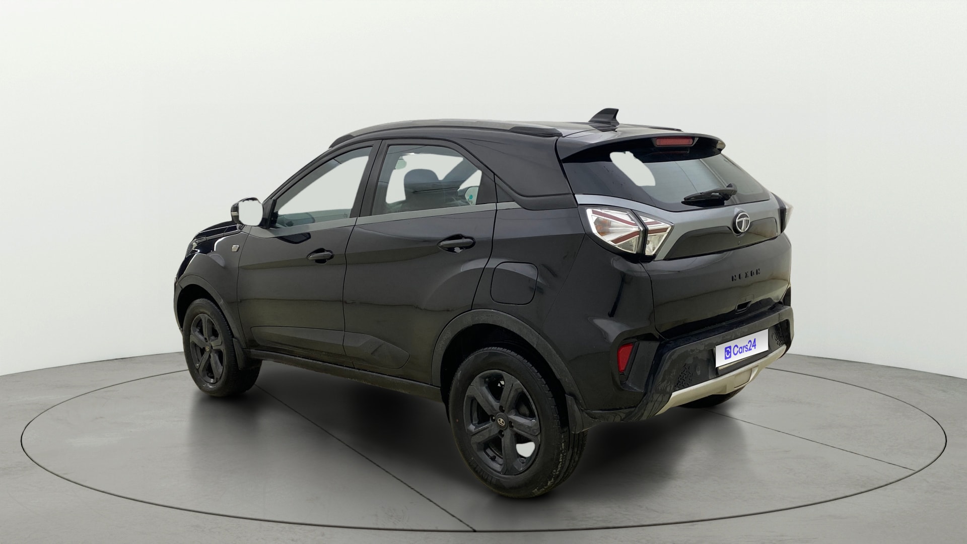 View 2021 Tata Nexon Revotron XE Image 2 Used 2021 Tata Nexon Revotron XE Image 2