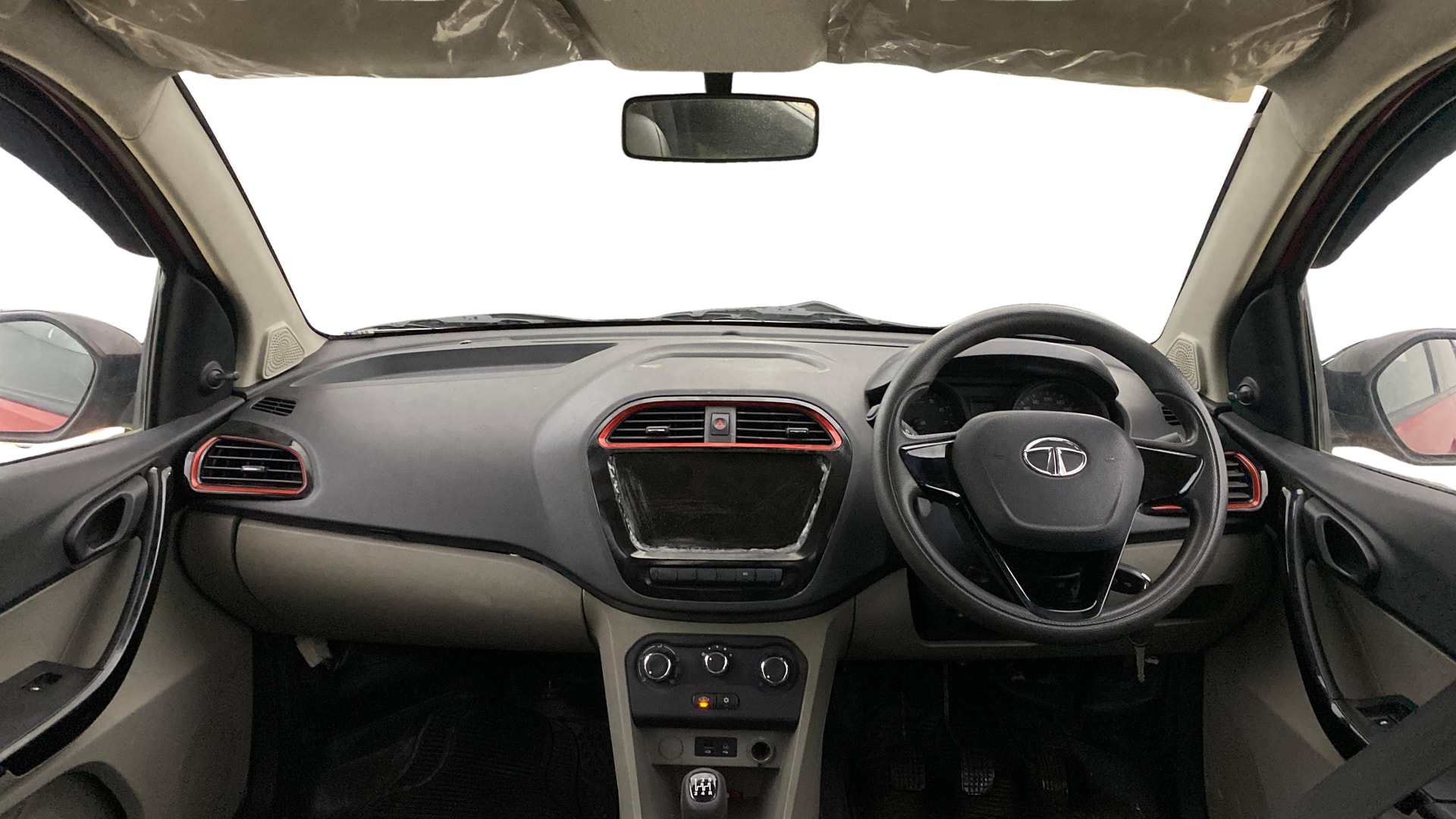 View 2017 Tata Tiago Revotron Wizz Limited Edition Image 15 Used 2017 Tata Tiago Revotron Wizz Limited Edition Image 15