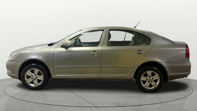 View Skoda Laura Image 5 Used Skoda Laura Image 5