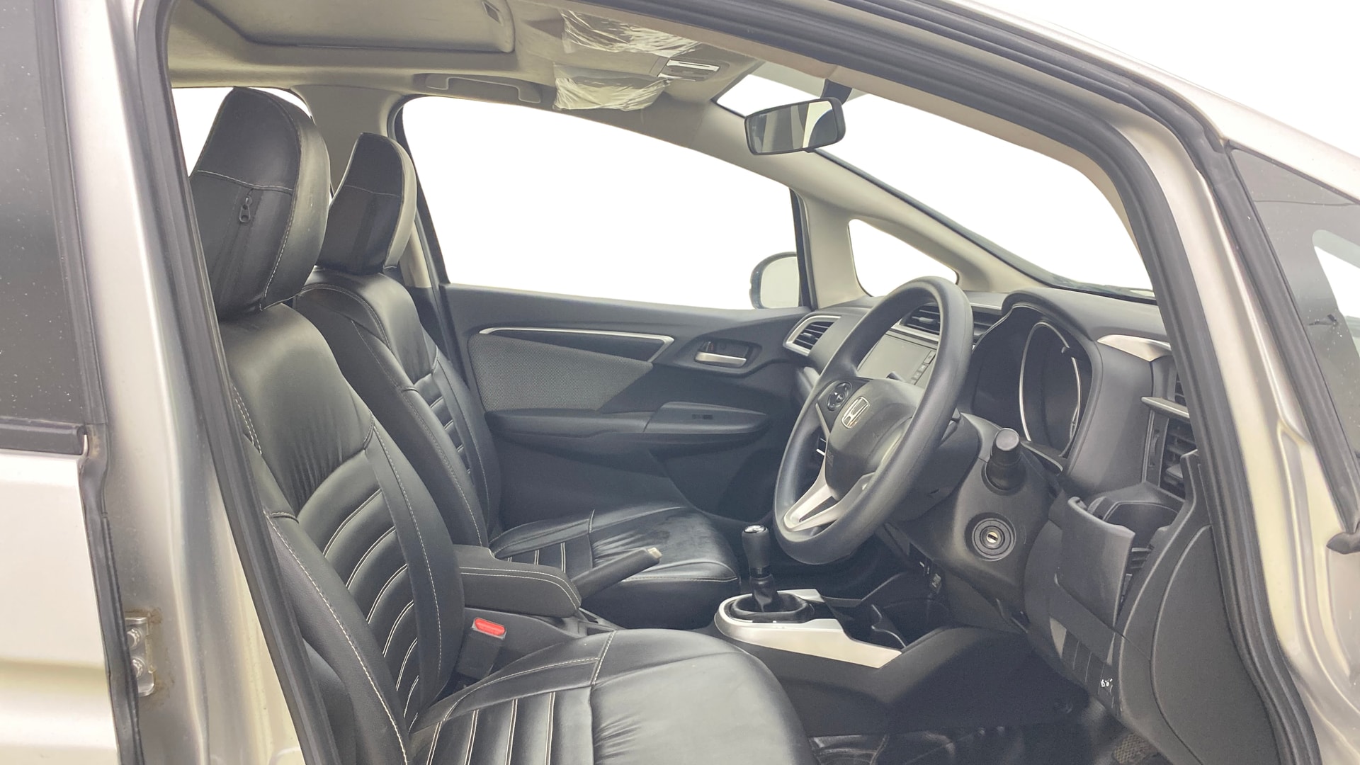 View 2017 Honda WR-V S MT Diesel Edge Edition Image 17 Used 2017 Honda WR-V S MT Diesel Edge Edition Image 17