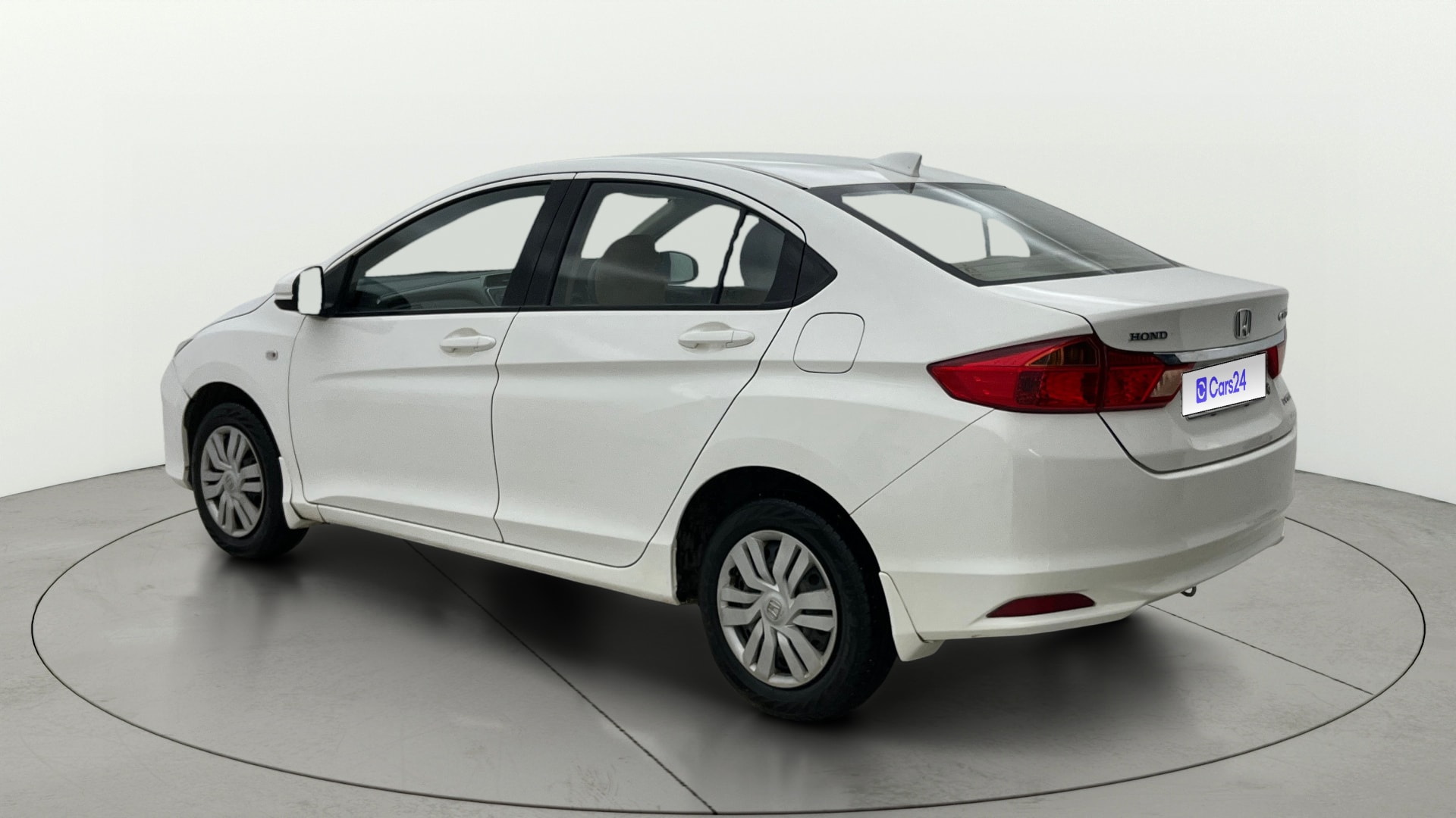 View 2015 Honda City ZX MT Diesel Anniversary Edition Image 2 Used 2015 Honda City ZX MT Diesel Anniversary Edition Image 2