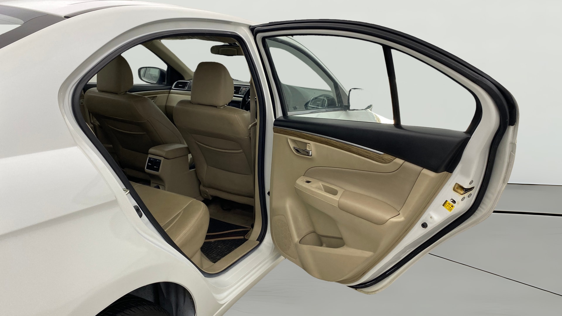 View 2020 Maruti Suzuki 1000 Base Variant Image 8 Used 2020 Maruti Suzuki 1000 Base Variant Image 8
