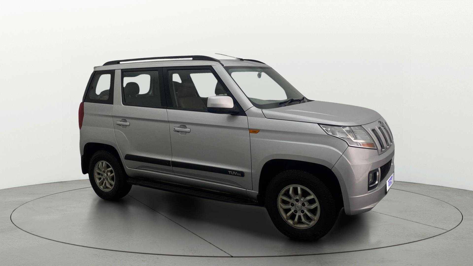 View 2017 Mahindra TUV300 T8 AMT Image 21 Used 2017 Mahindra TUV300 T8 AMT Image 21