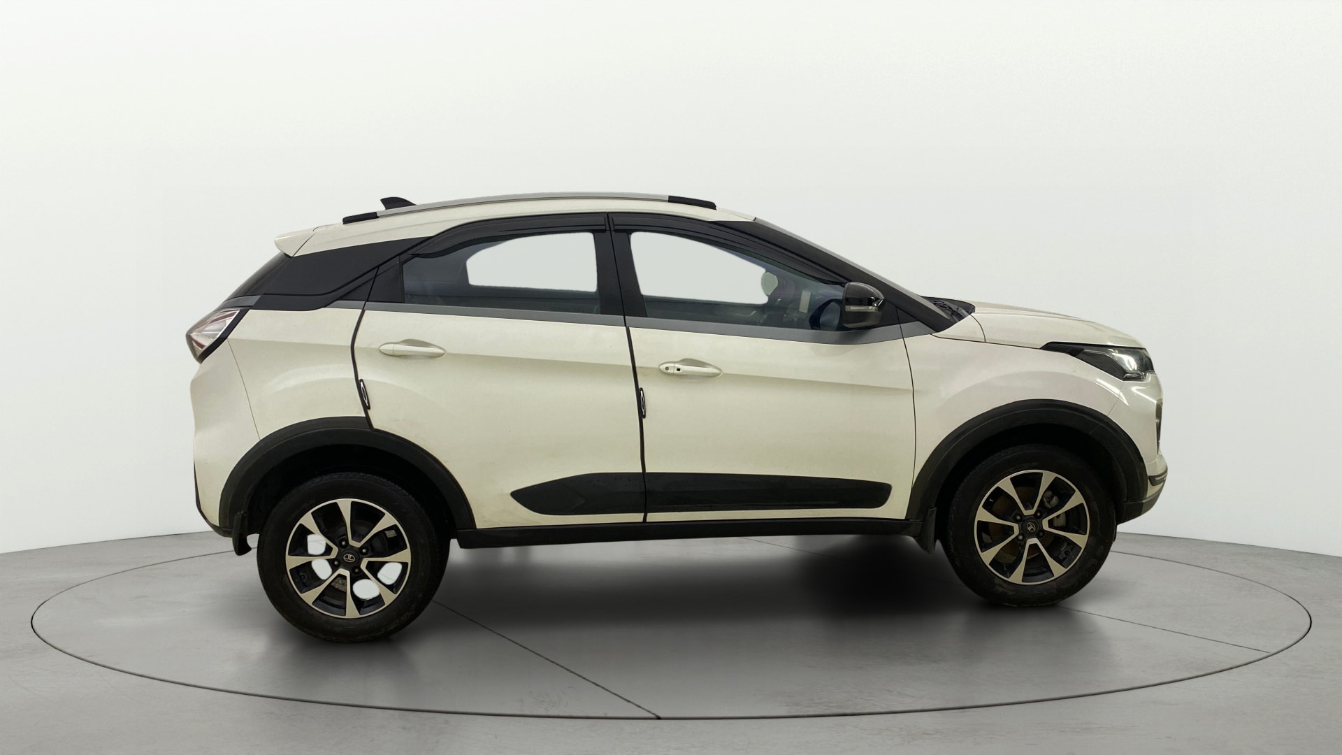 View 2021 Tata Nexon Revotron XE Image 8 Used 2021 Tata Nexon Revotron XE Image 8