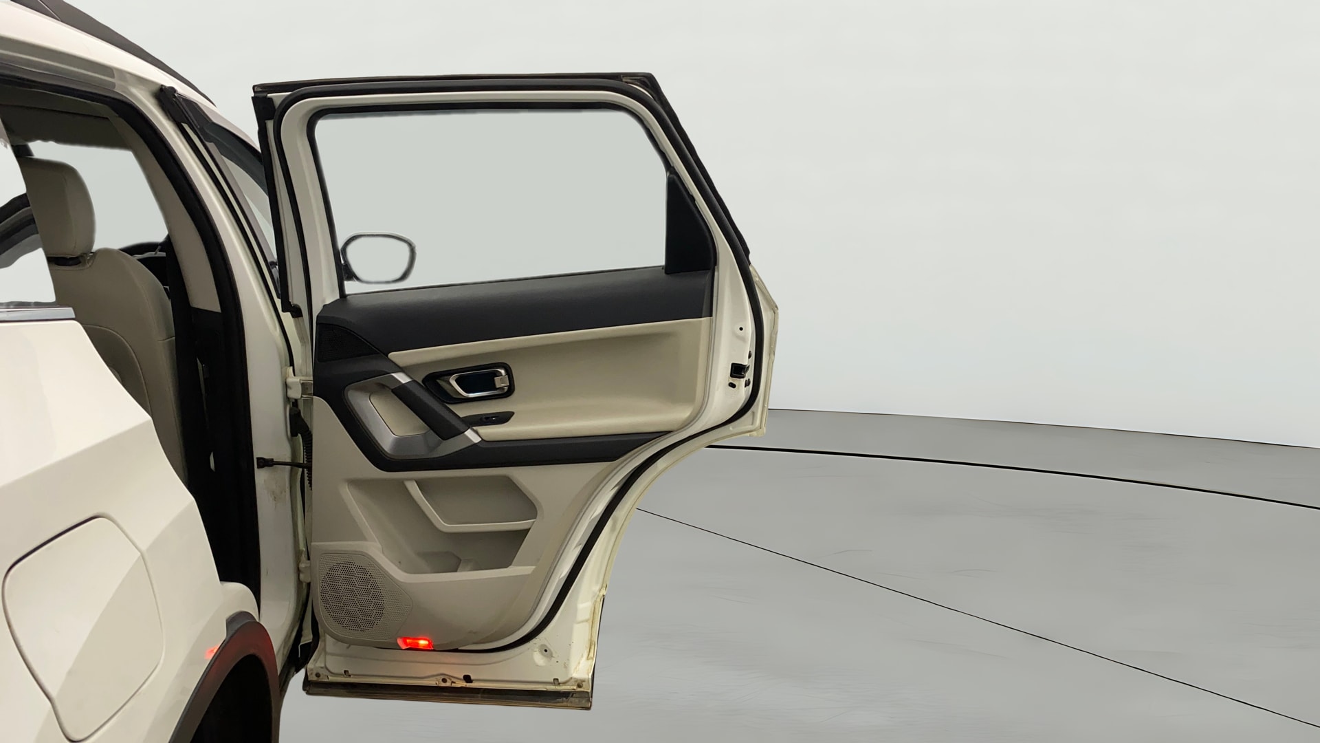 View 2021 Tata Safari XZ Plus Image 6 Used 2021 Tata Safari XZ Plus Image 6