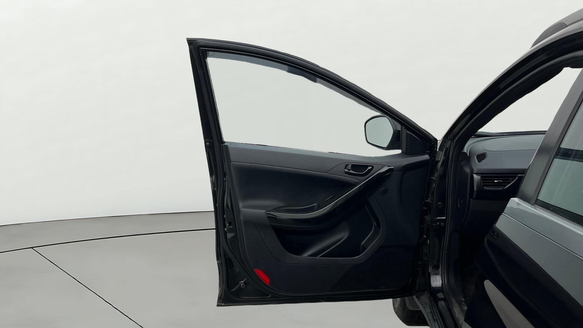 View 2022 Tata Nexon Revotron XE Image 39 Used 2022 Tata Nexon Revotron XE Image 39