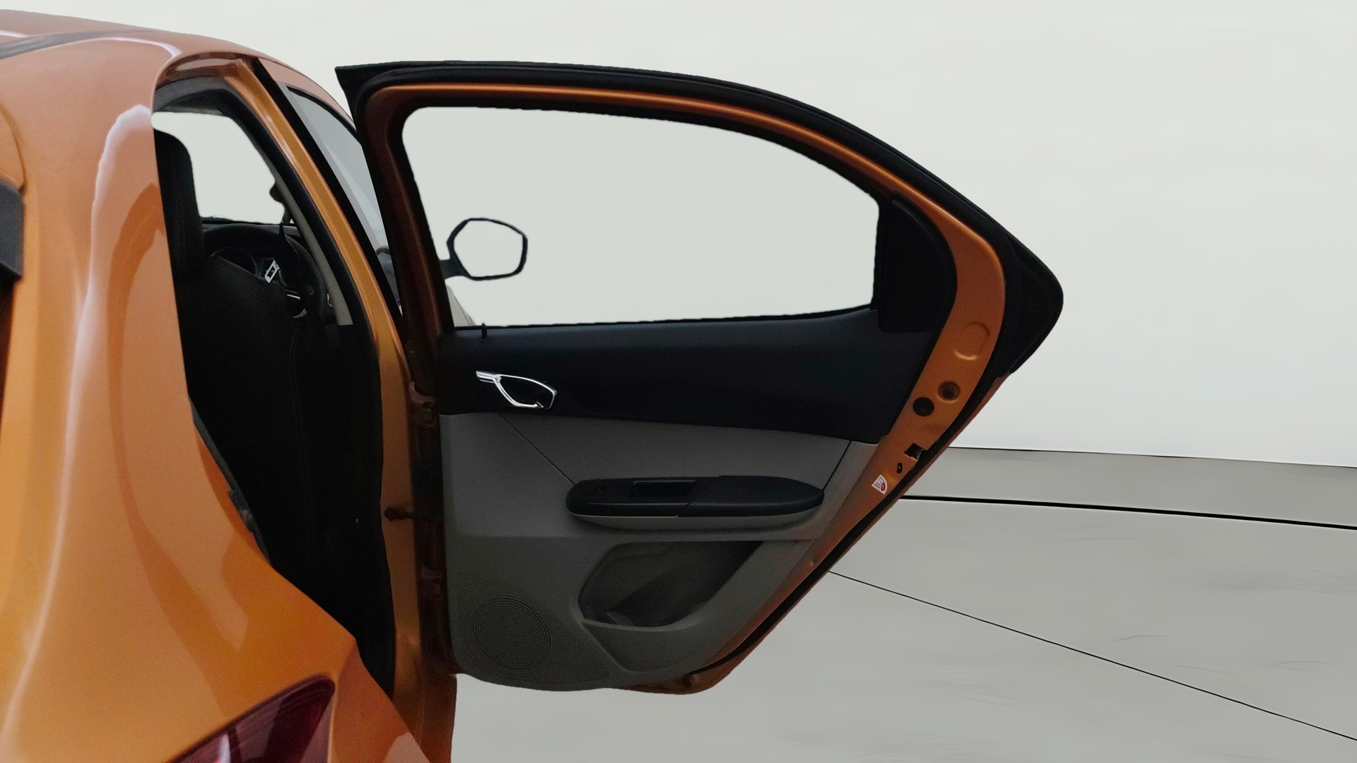 View 2018 Tata Tiago Revotorq XB Image 7 Used 2018 Tata Tiago Revotorq XB Image 7