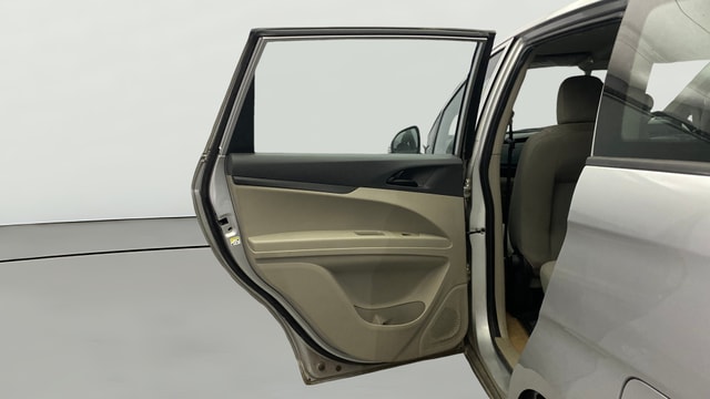 View Mahindra Marazzo Image 23 Used Mahindra Marazzo Image 23