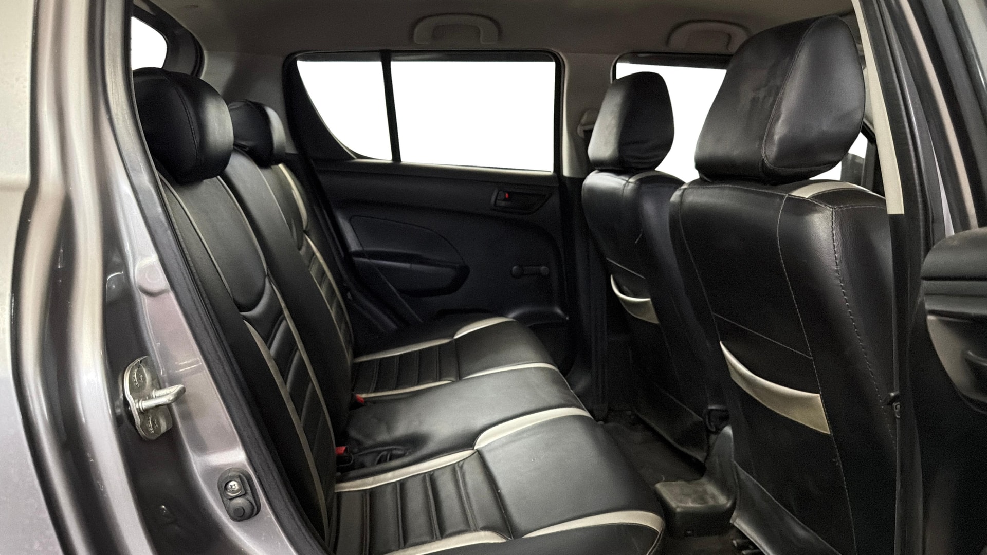 View 2015 Maruti Suzuki 1000 Base Variant Image 29 Used 2015 Maruti Suzuki 1000 Base Variant Image 29