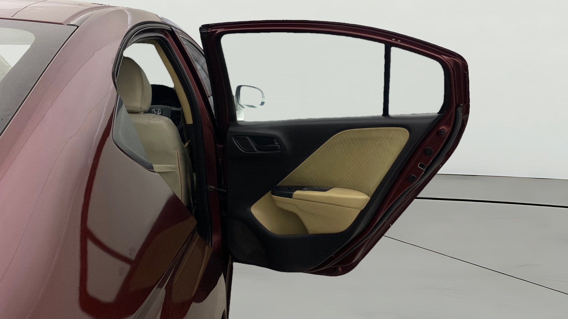 View 2015 Honda City ZX MT Diesel Anniversary Edition Image 7 Used 2015 Honda City ZX MT Diesel Anniversary Edition Image 7