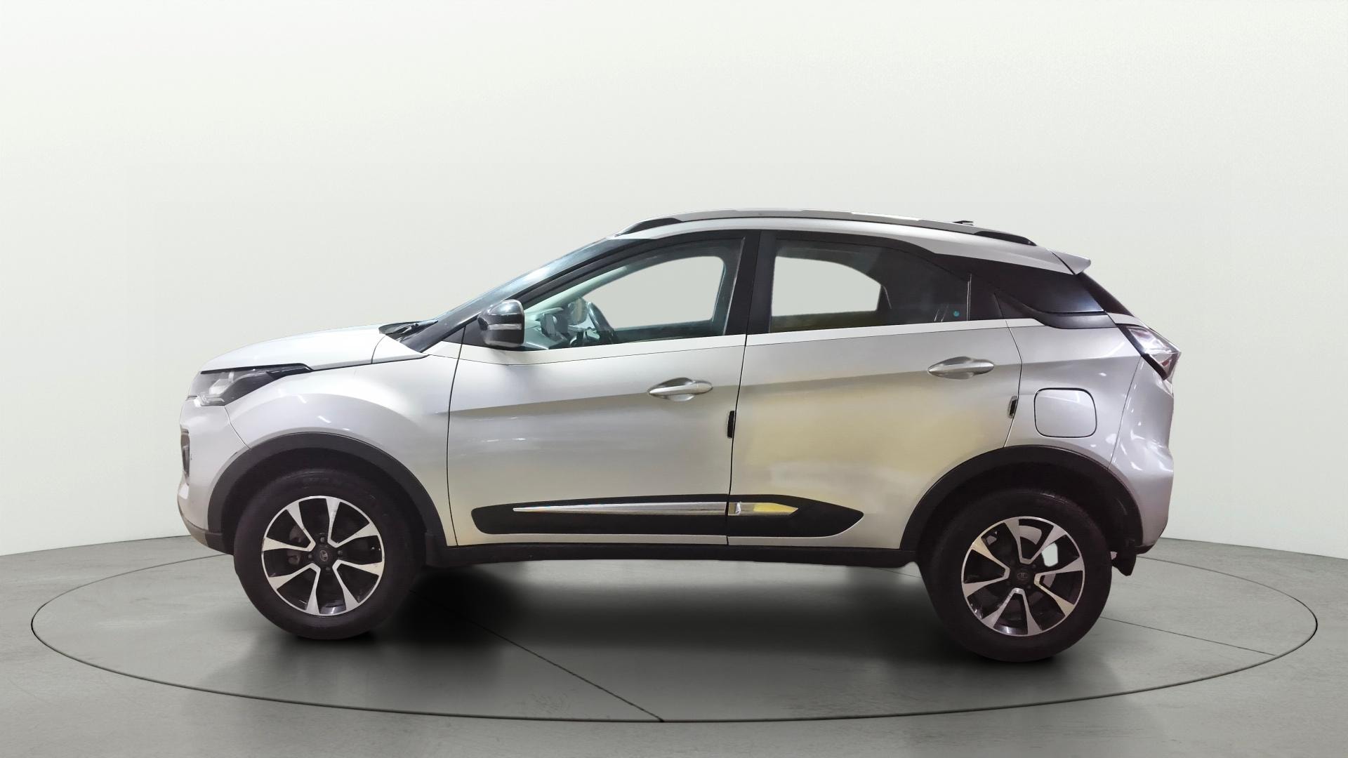 View 2020 Tata Nexon Revotron XE Image 5 Used 2020 Tata Nexon Revotron XE Image 5
