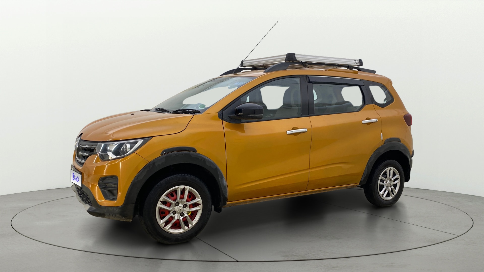 View 2022 Renault Triber RXT Image 35 Used 2022 Renault Triber RXT Image 35