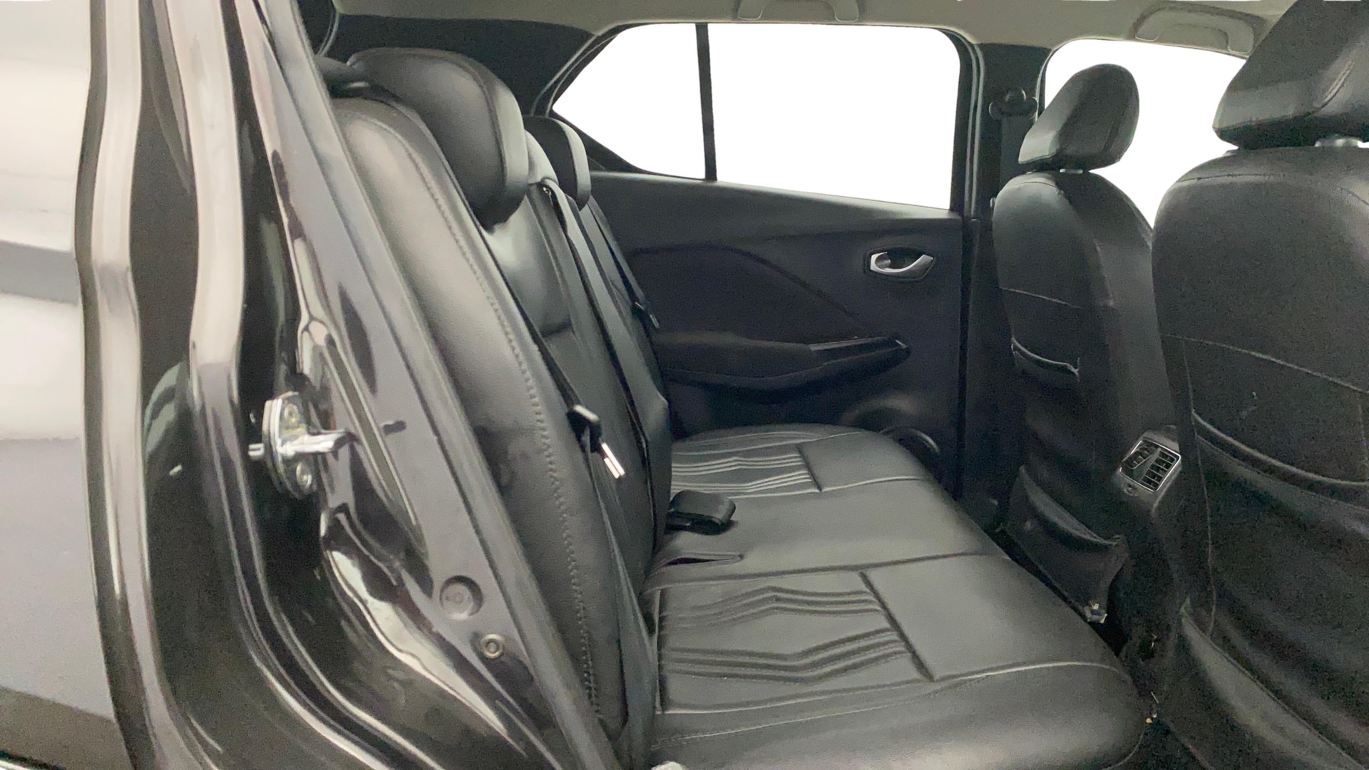 View 2021 Nissan Kicks 1.3 Turbo XV CVT Image 29 Used 2021 Nissan Kicks 1.3 Turbo XV CVT Image 29