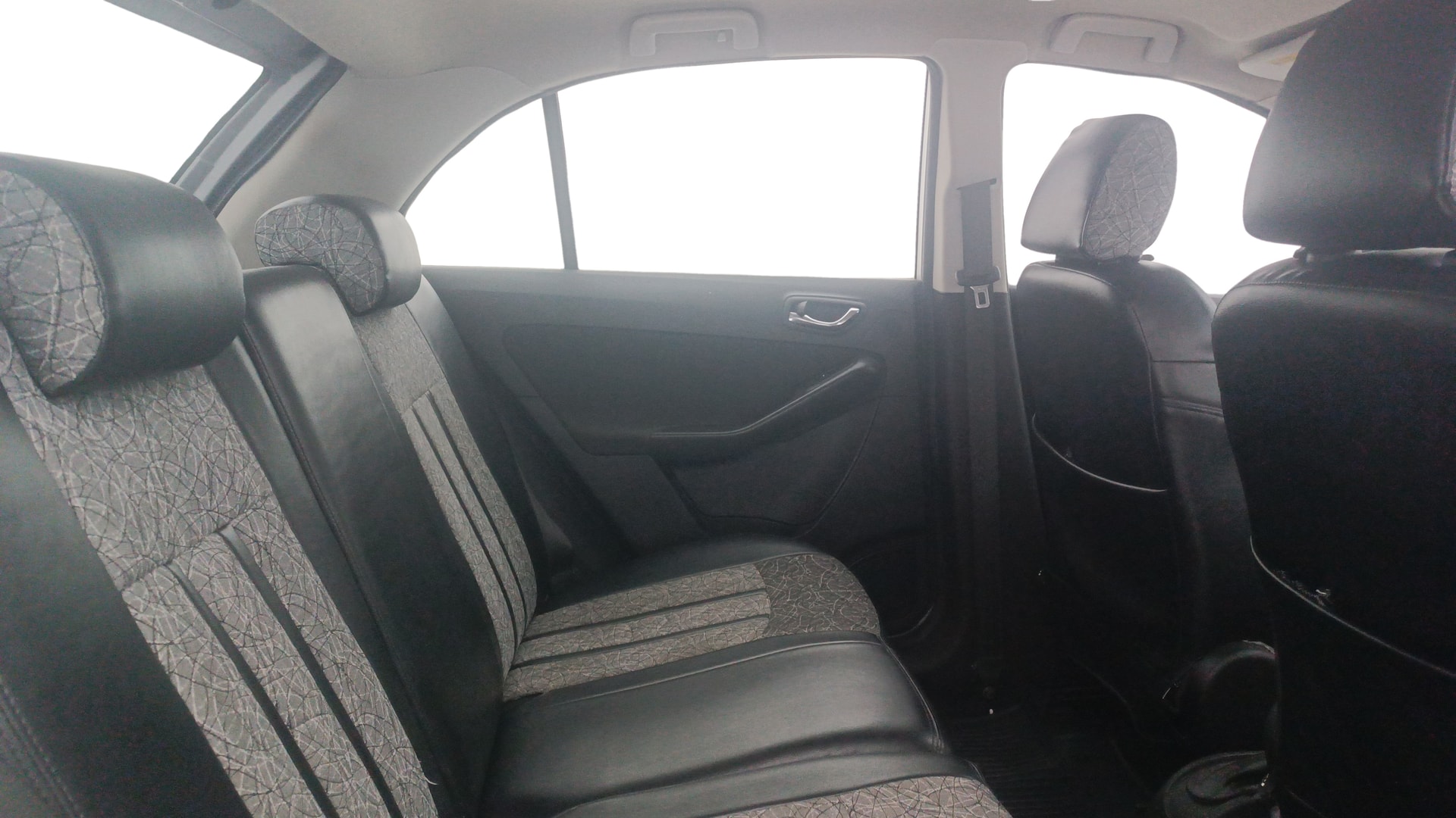 View 2015 Tata Bolt XE Quadrajet 75PS Diesel Image 35 Used 2015 Tata Bolt XE Quadrajet 75PS Diesel Image 35