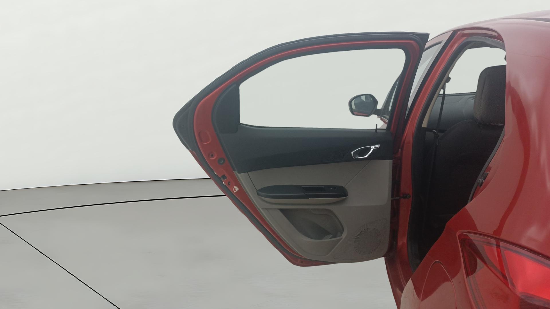 View 2017 Tata Tiago Revotorq XB Image 22 Used 2017 Tata Tiago Revotorq XB Image 22