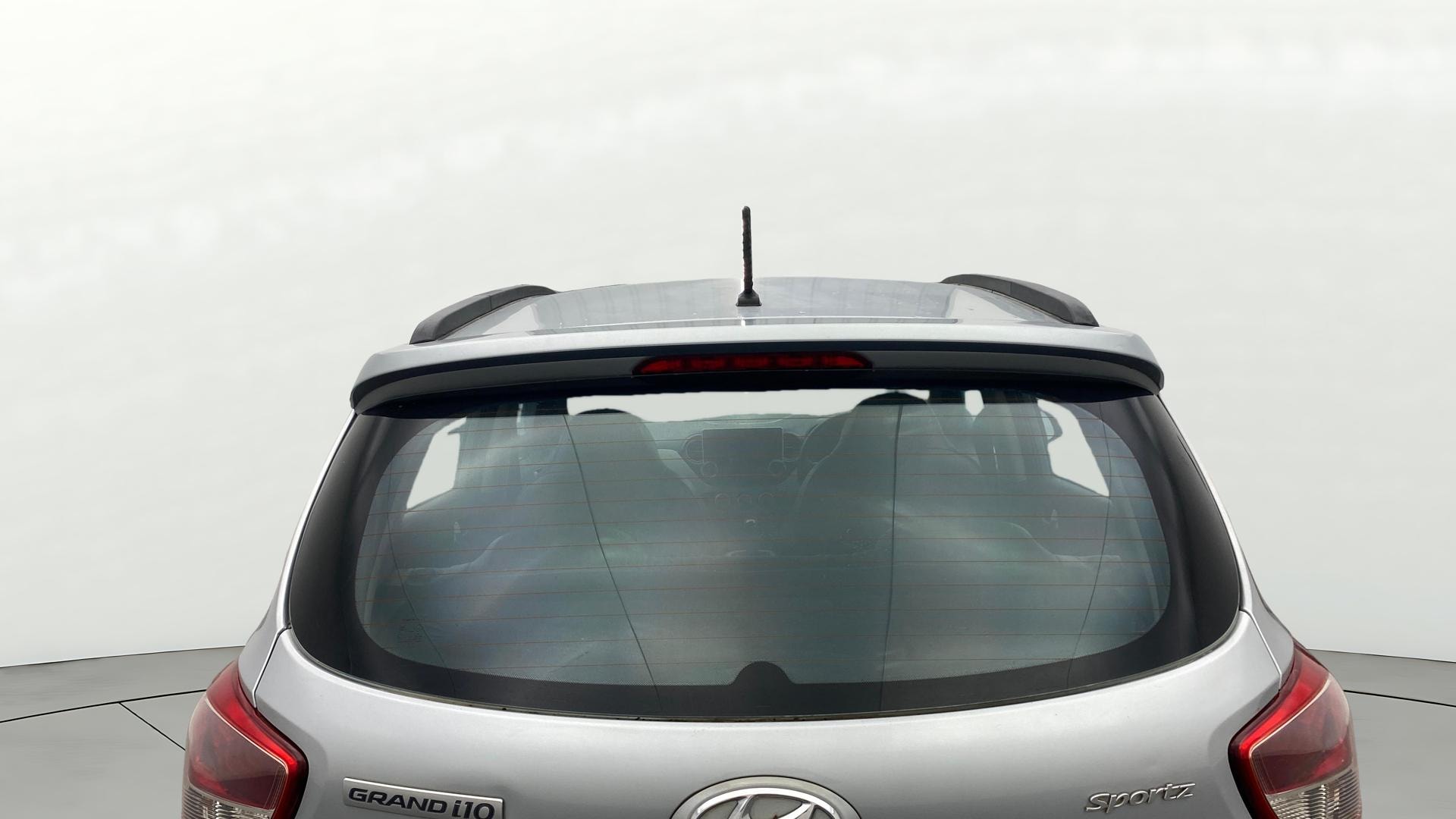 View 2019 Hyundai Grand i10 1.2 Sportz AT Petrol Image 4 Used 2019 Hyundai Grand i10 1.2 Sportz AT Petrol Image 4