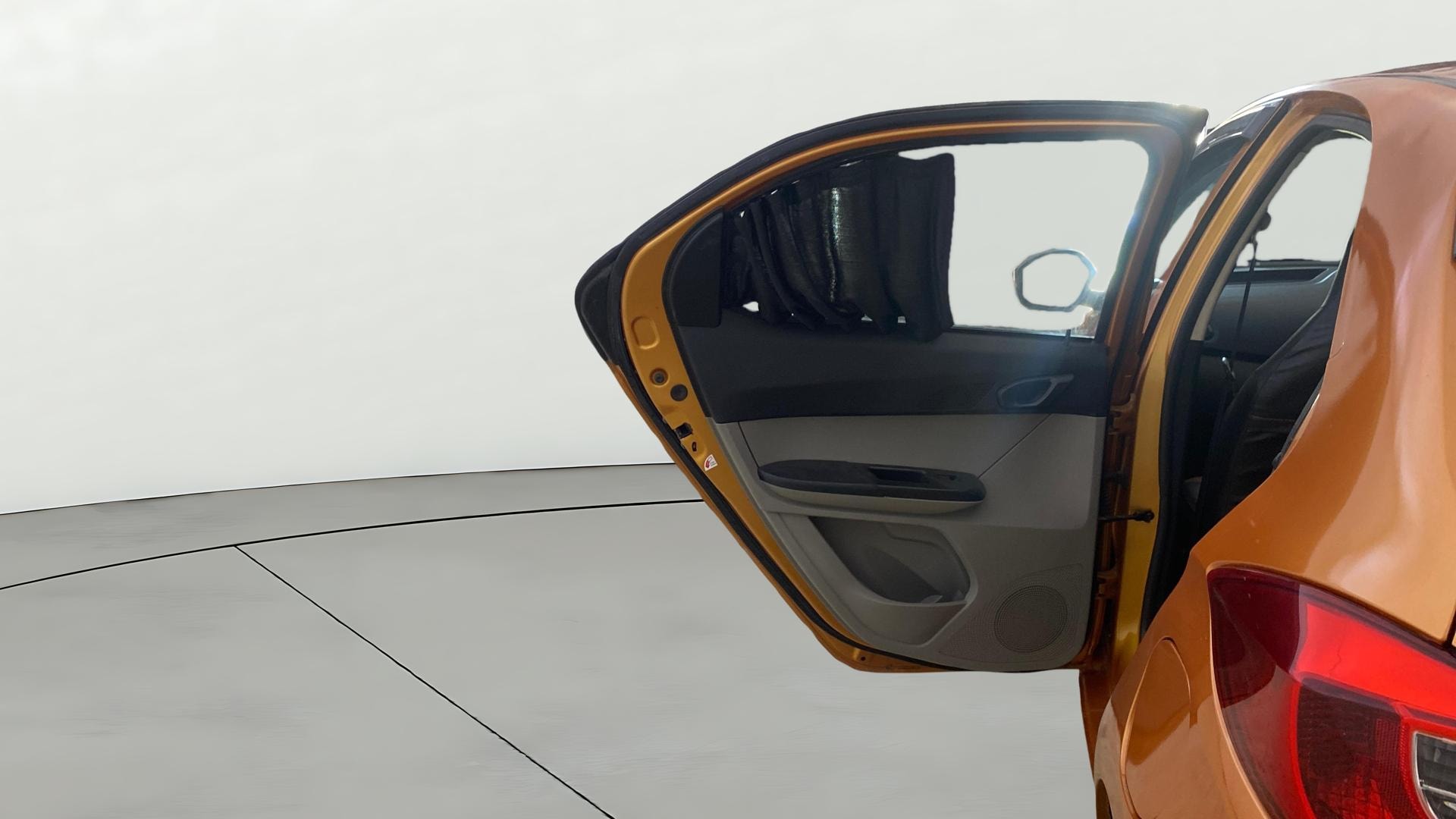 View 2018 Tata Tiago Revotorq XB Image 22 Used 2018 Tata Tiago Revotorq XB Image 22