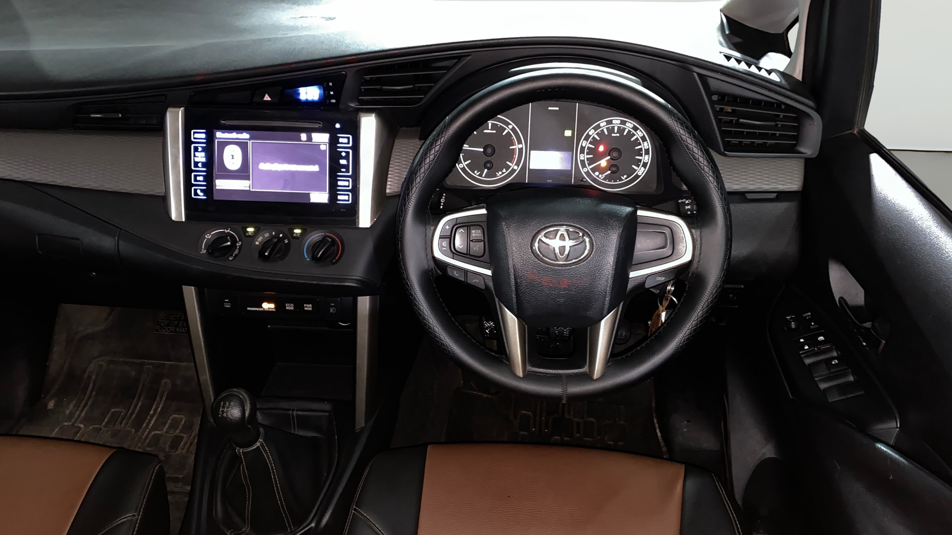 Used 2018 Toyota Innova Crysta Used 2018 Toyota Innova Crysta