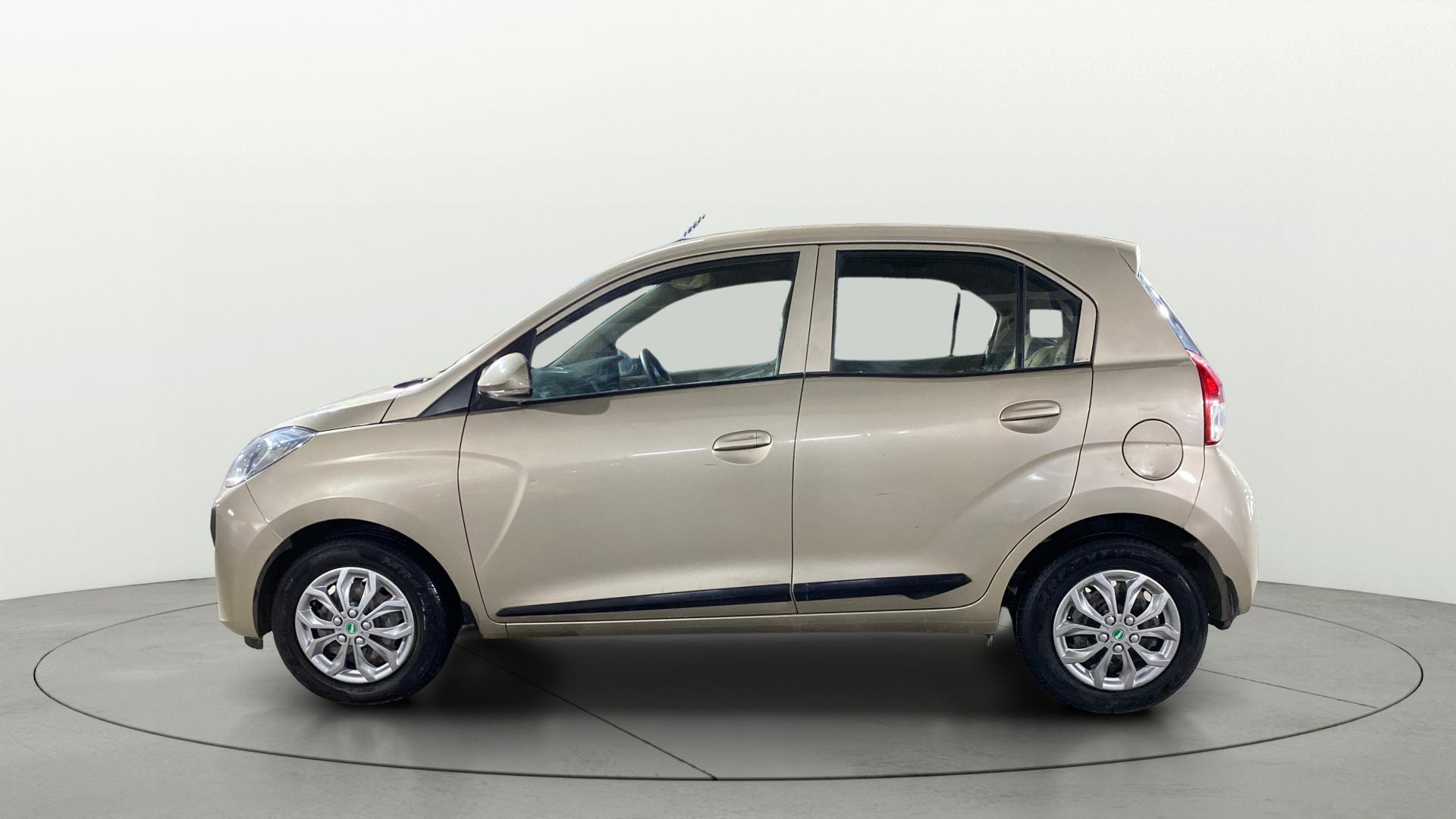 View 2019 Hyundai New Santro D-Lite Petrol Image 6 Used 2019 Hyundai New Santro D-Lite Petrol Image 6