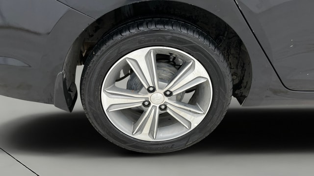 View Hyundai Verna Image 33 Used Hyundai Verna Image 33