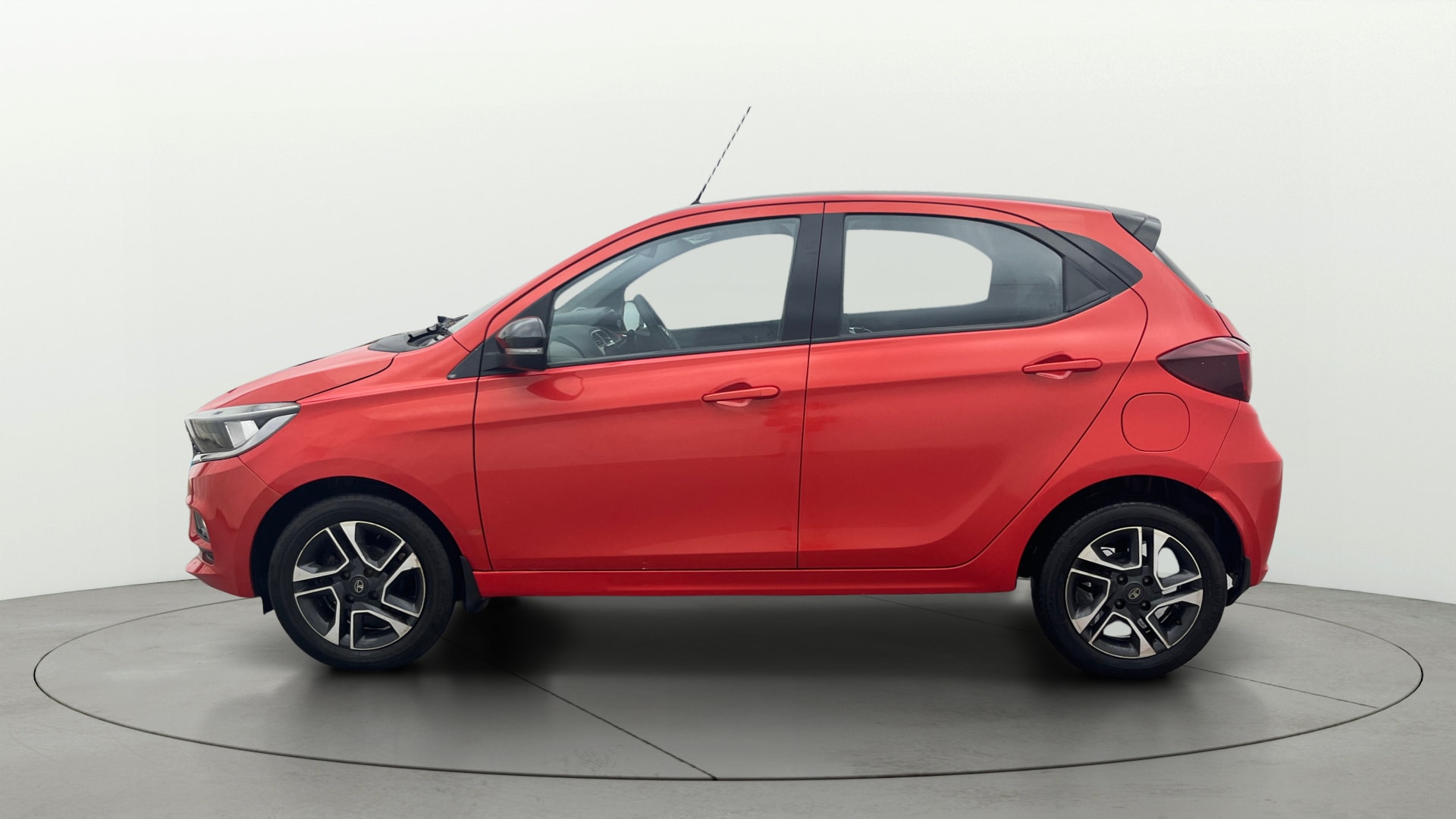 View 2022 Tata Tiago Revotorq XB Image 26 Used 2022 Tata Tiago Revotorq XB Image 26