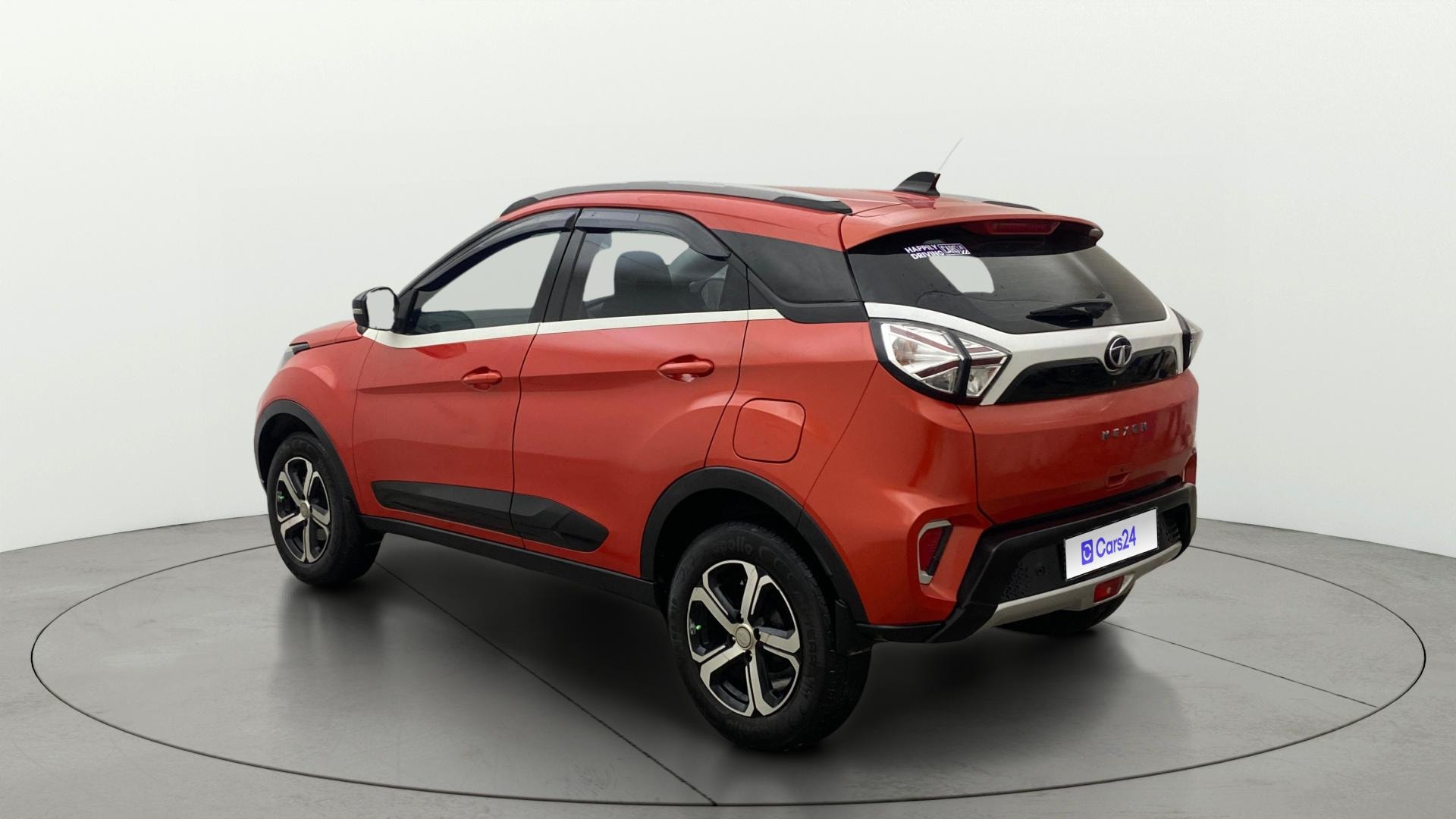 View 2023 Tata Nexon Revotron XE Image 2 Used 2023 Tata Nexon Revotron XE Image 2