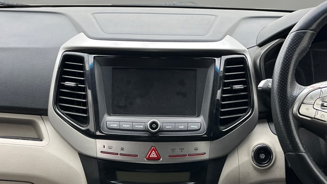View Mahindra XUV300 Image 33 Used Mahindra XUV300 Image 33