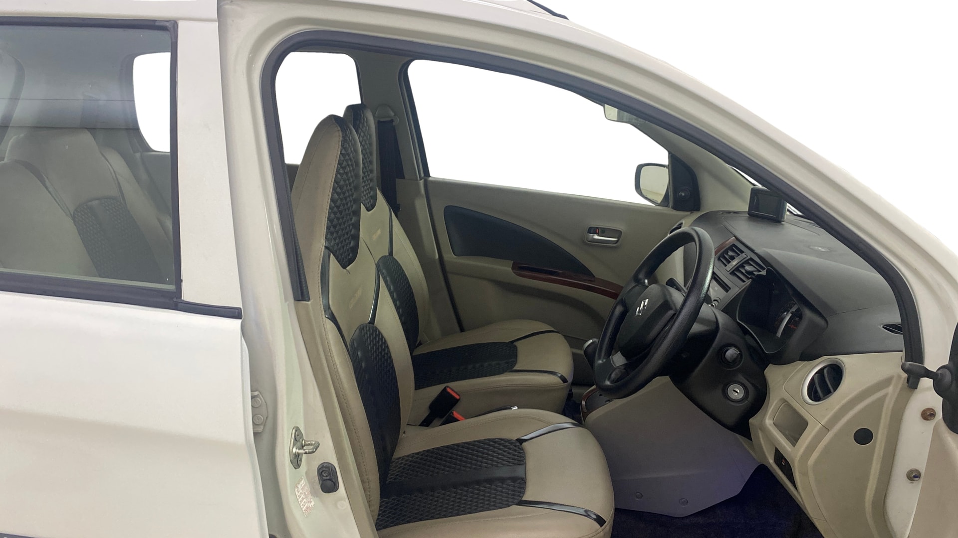 View 2016 Maruti Suzuki 1000 Base Variant Image 26 Used 2016 Maruti Suzuki 1000 Base Variant Image 26