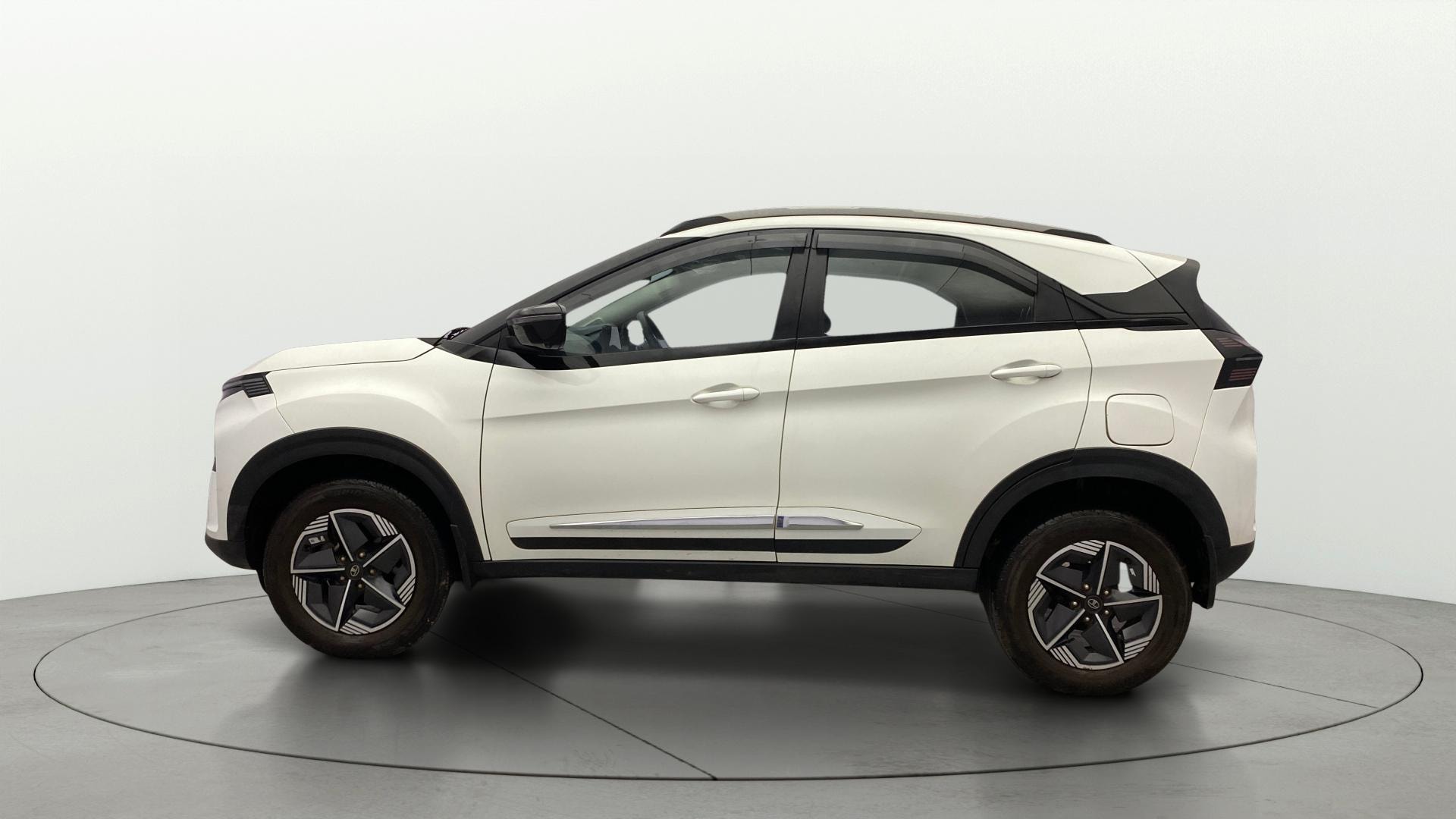 View 2023 Tata Nexon Revotron XE Image 6 Used 2023 Tata Nexon Revotron XE Image 6