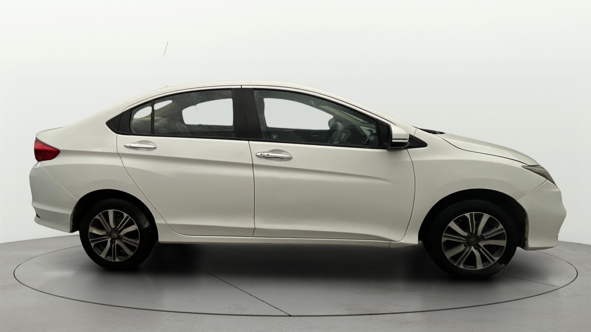 View 2017 Honda City ZX MT Diesel Anniversary Edition Image 27 Used 2017 Honda City ZX MT Diesel Anniversary Edition Image 27