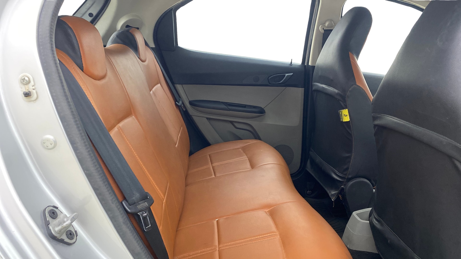 View 2018 Tata Tiago Revotorq XB Image 28 Used 2018 Tata Tiago Revotorq XB Image 28