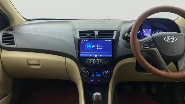 View Hyundai Fluidic Verna Image 17 Used Hyundai Fluidic Verna Image 17