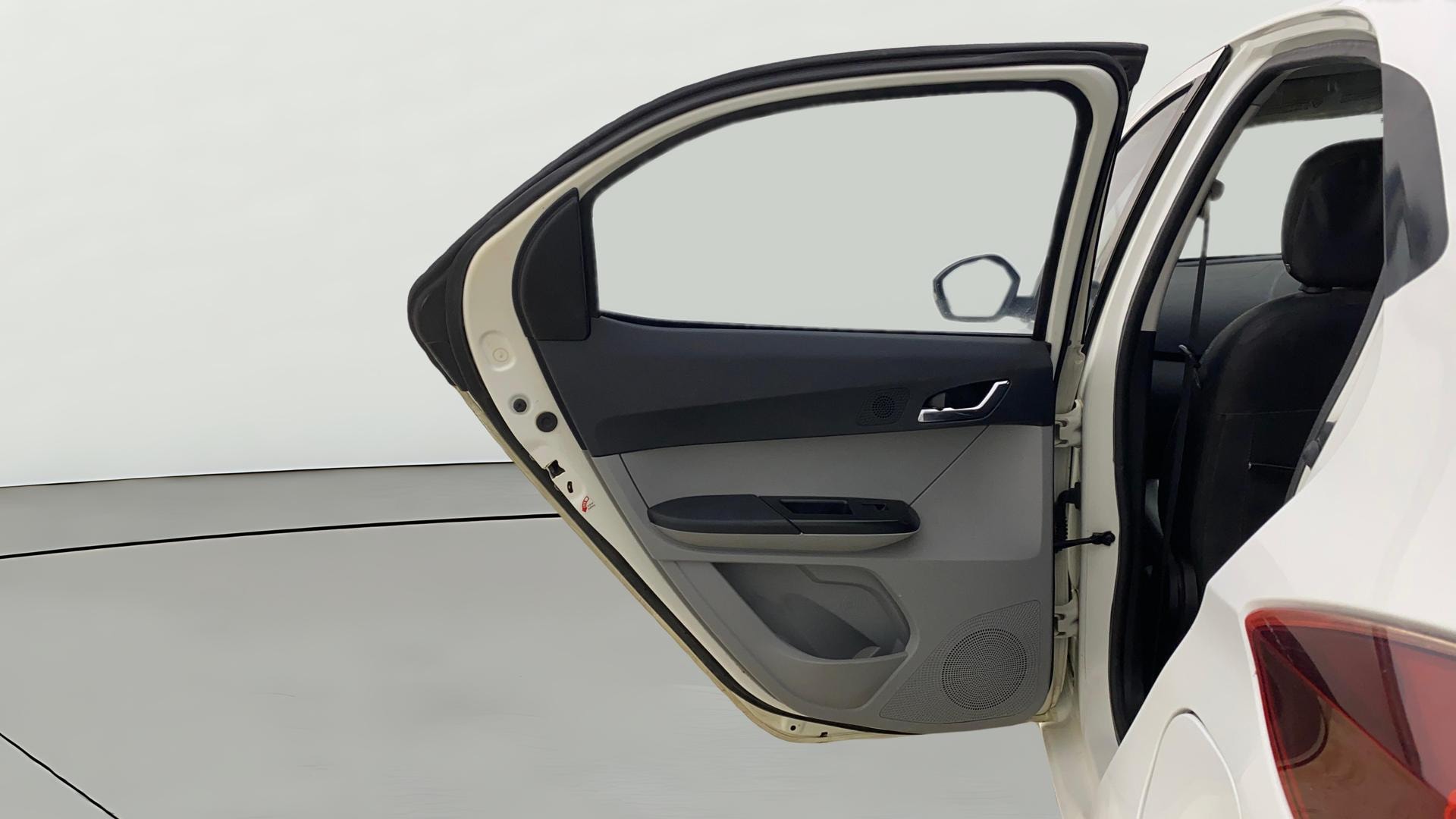 View 2022 Tata Tiago Revotorq XB Image 22 Used 2022 Tata Tiago Revotorq XB Image 22