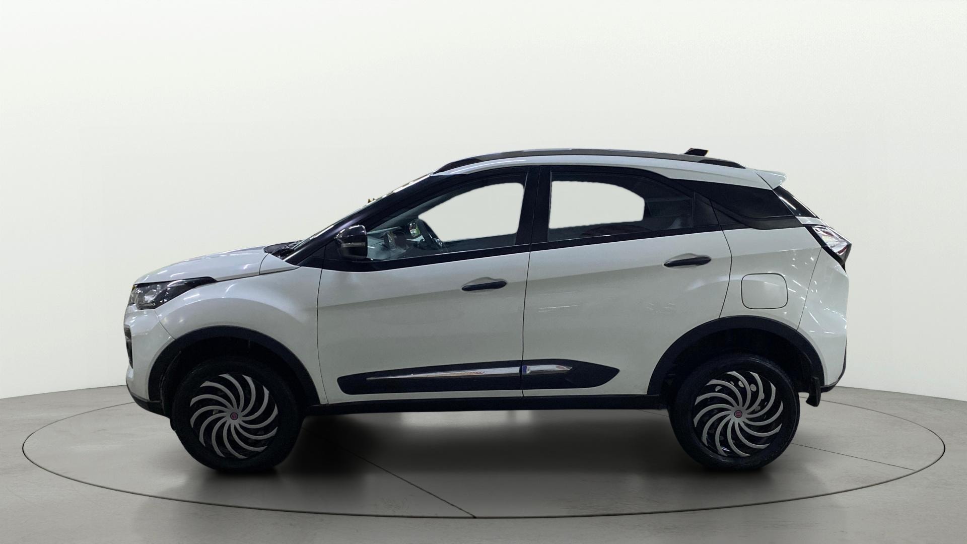 View 2025 Tata Nexon Revotron XE Image 5 Used 2025 Tata Nexon Revotron XE Image 5