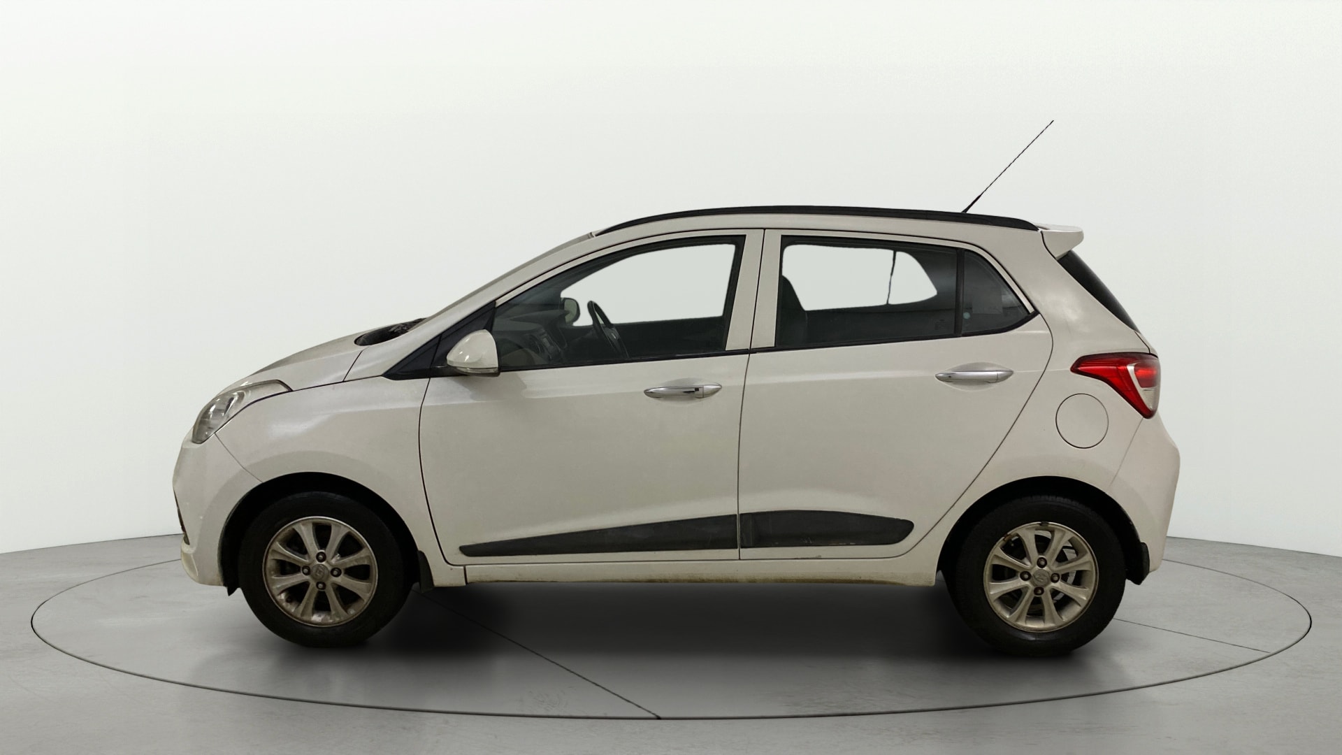 View 2016 Hyundai Grand i10 Asta AT 1.2 Kappa VTVT Image 5 Used 2016 Hyundai Grand i10 Asta AT 1.2 Kappa VTVT Image 5