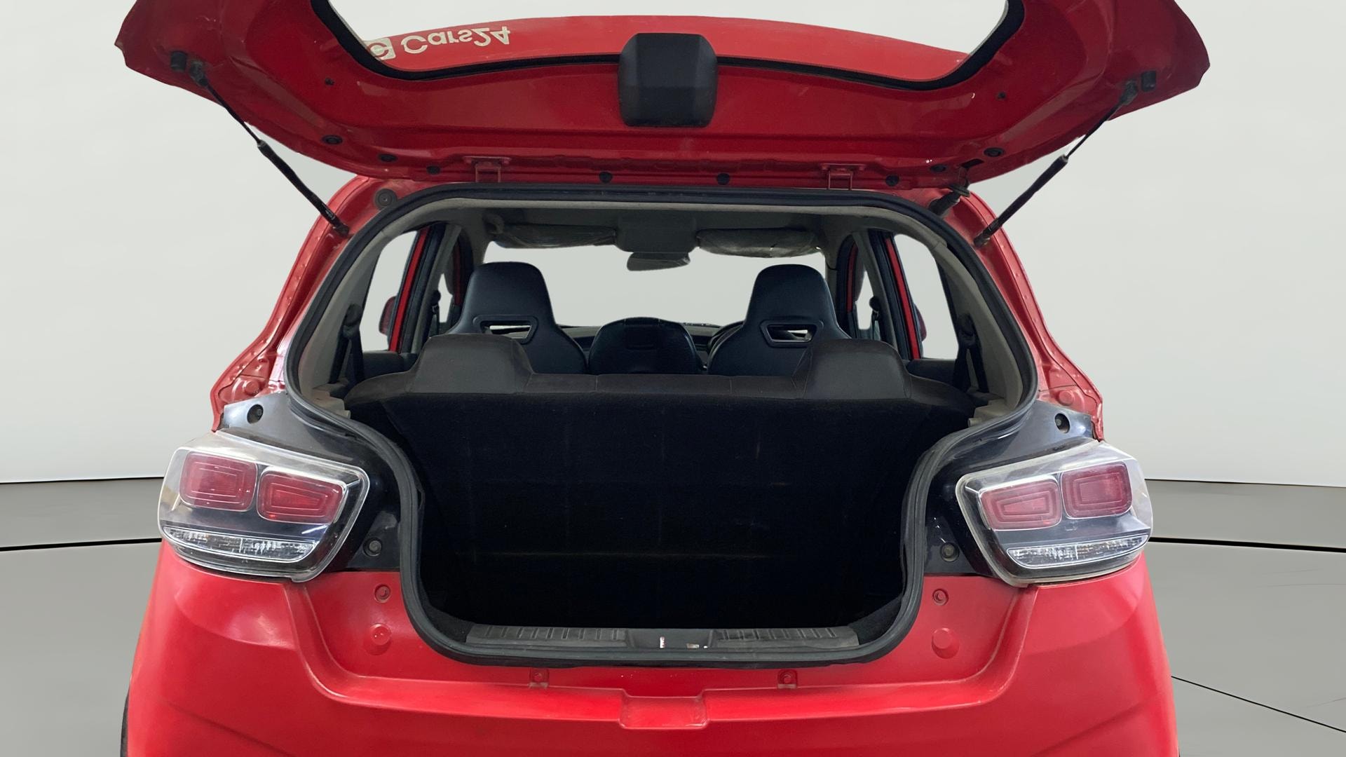 View 2019 Mahindra KUV100 K2 Petrol BS IV Image 36 Used 2019 Mahindra KUV100 K2 Petrol BS IV Image 36