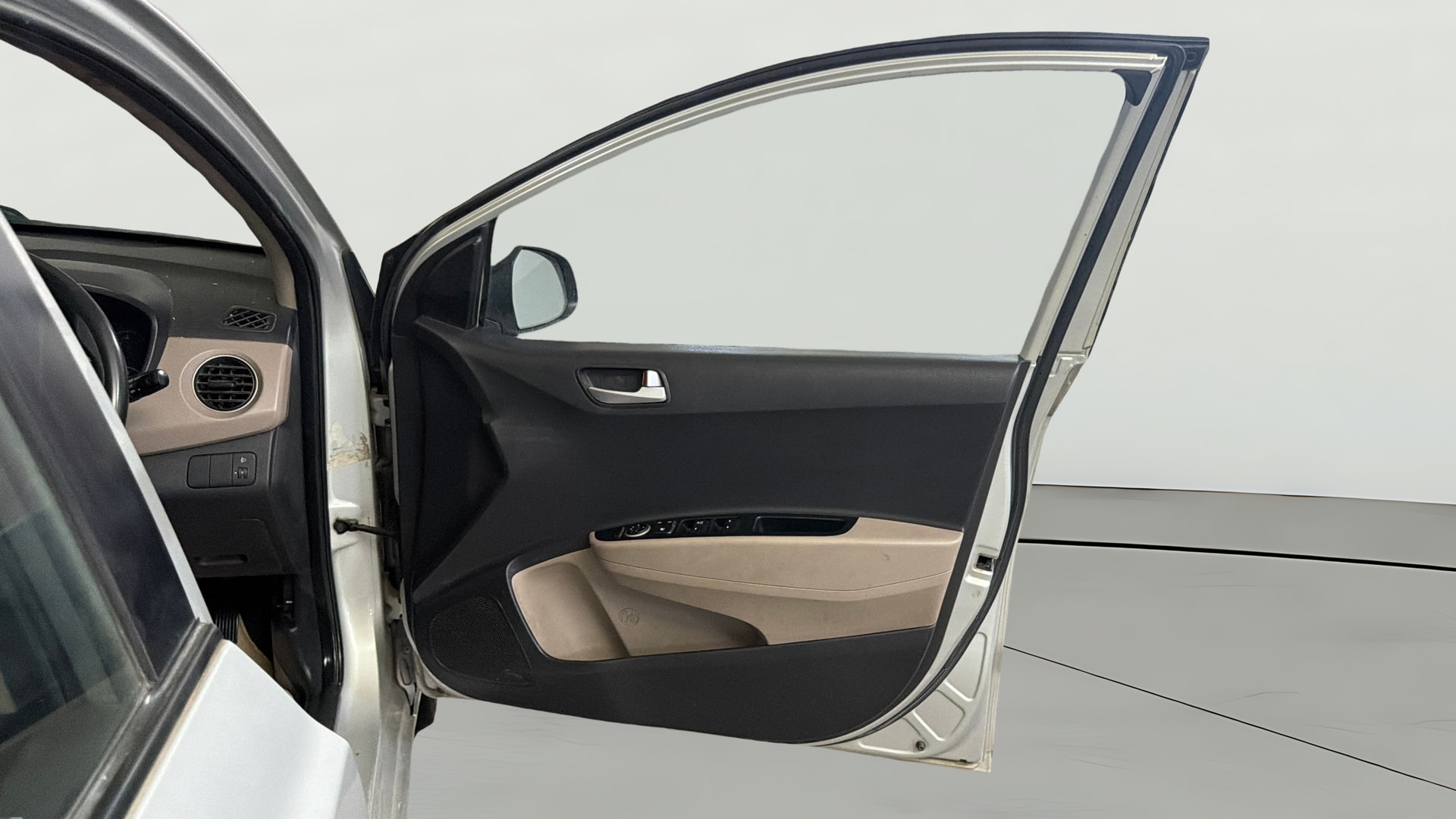 View 2014 Hyundai Xcent E Petrol Image 43 Used 2014 Hyundai Xcent E Petrol Image 43