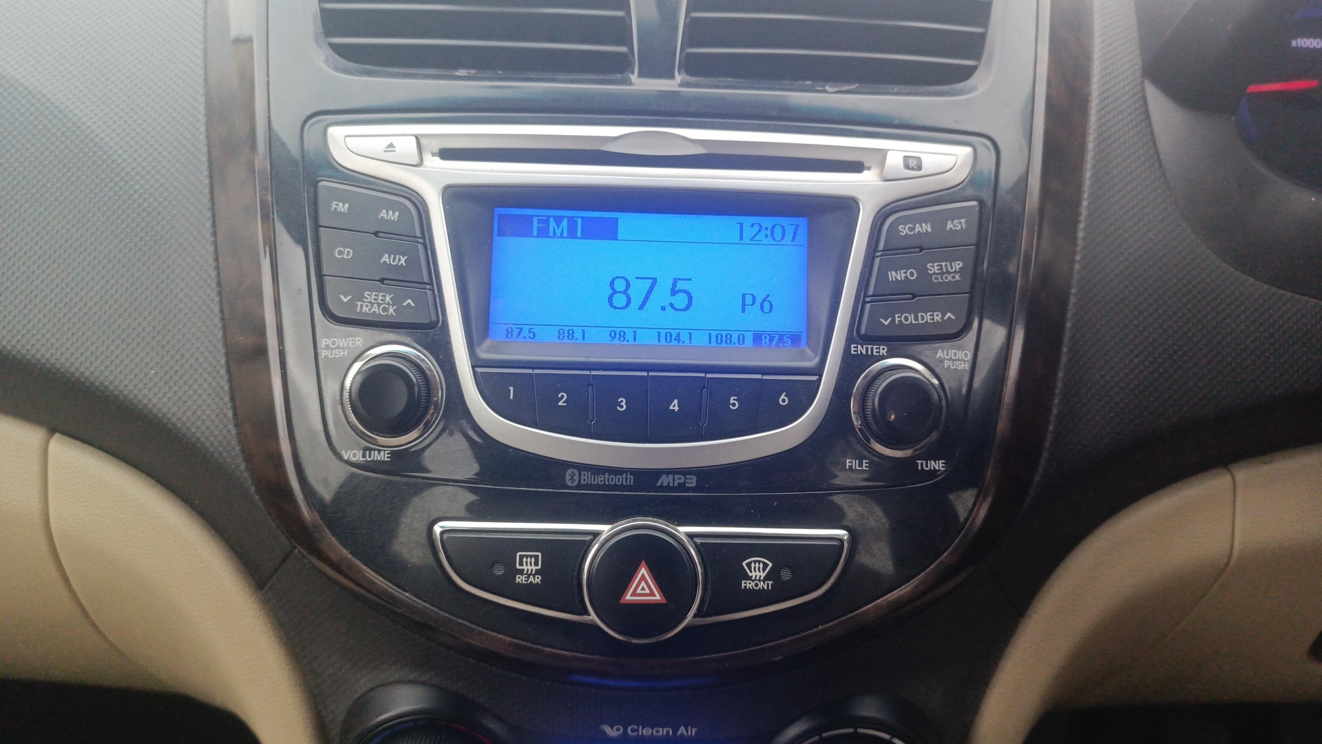 View 2014 Hyundai Fluidic Verna 1.6 VTVT SX Image 31 Used 2014 Hyundai Fluidic Verna 1.6 VTVT SX Image 31
