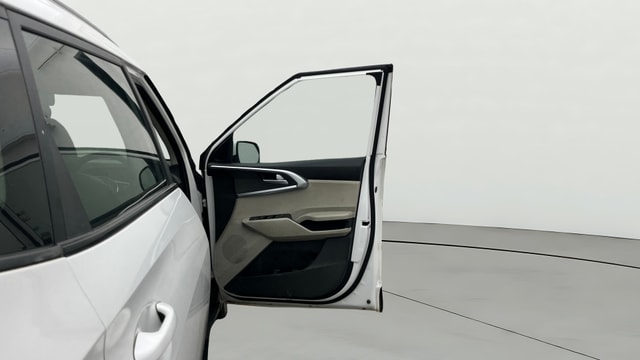View Kia Carens Image 45 Used Kia Carens Image 45