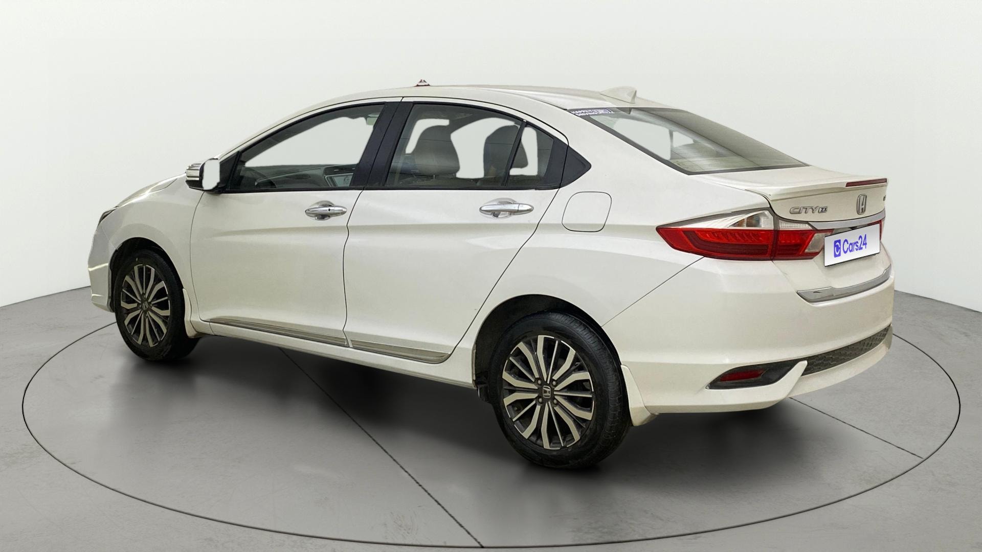 View 2017 Honda City ZX CVT Image 2 Used 2017 Honda City ZX CVT Image 2