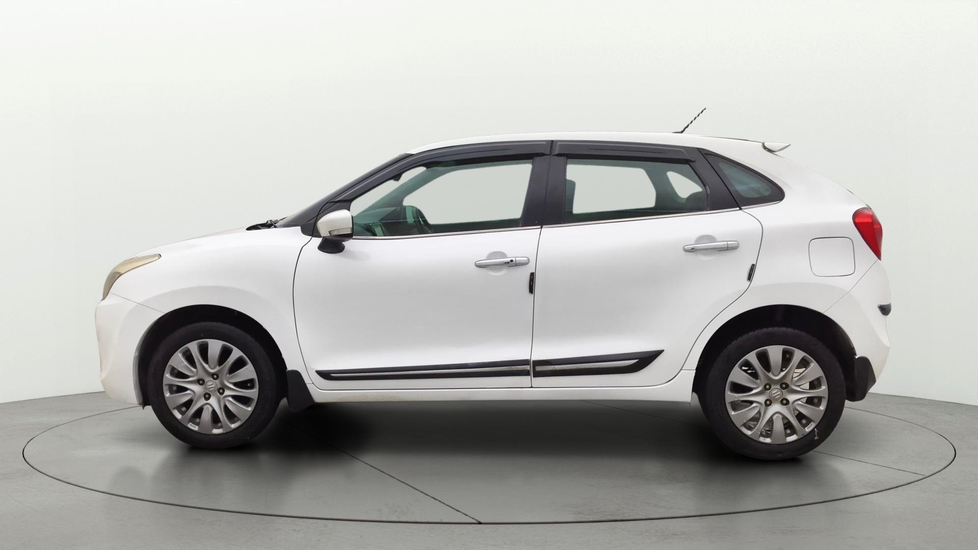 View 2018 Maruti Suzuki 1000 Base Variant Image 5 Used 2018 Maruti Suzuki 1000 Base Variant Image 5