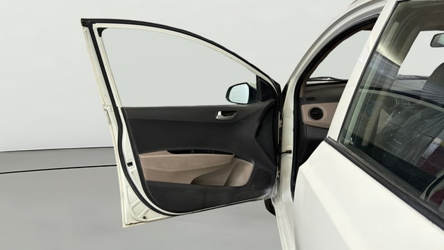 View Hyundai Grand i10 Image 30 Used Hyundai Grand i10 Image 30