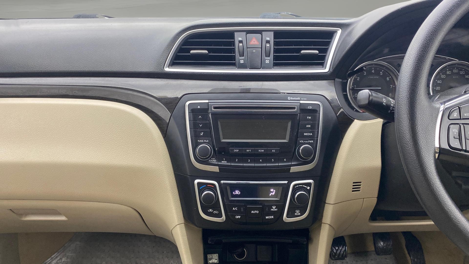 View 2017 Maruti Suzuki 1000 Base Variant Image 17 Used 2017 Maruti Suzuki 1000 Base Variant Image 17