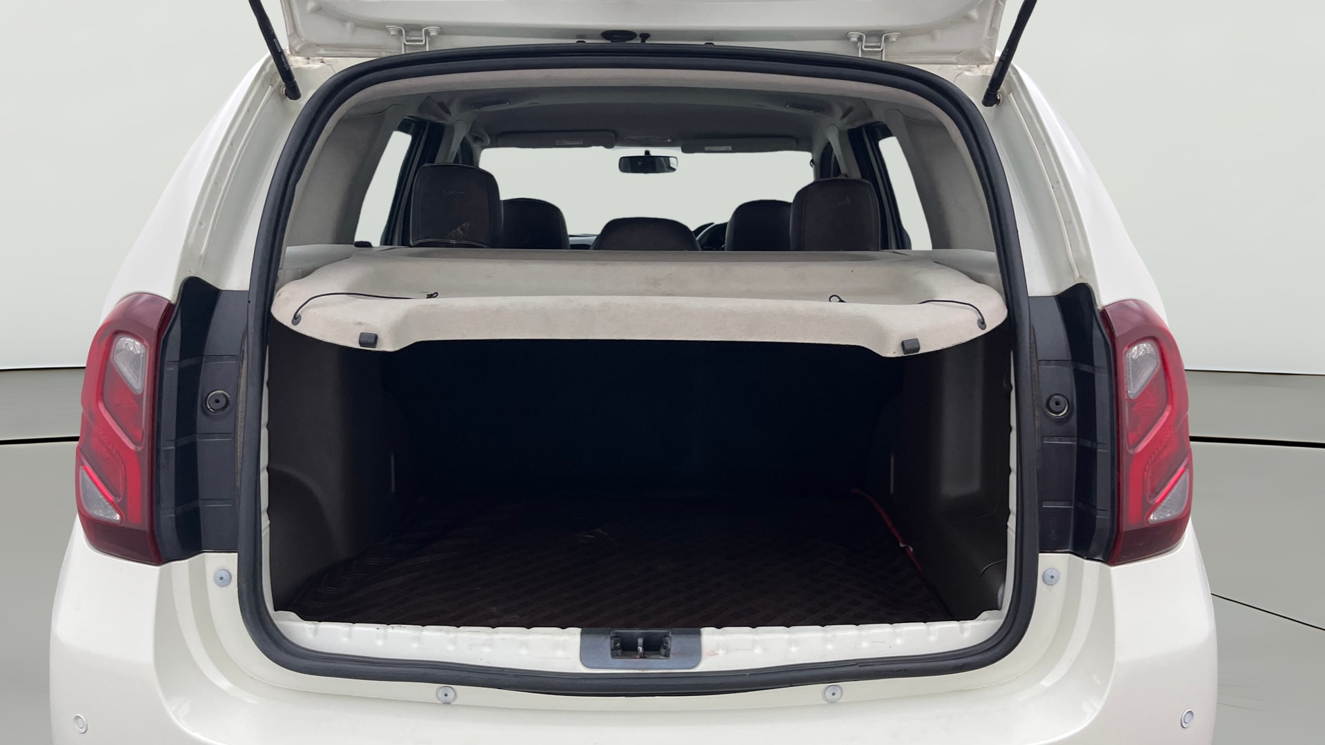 View 2019 Renault Duster Petrol RxS CVT Petrol Image 37 Used 2019 Renault Duster Petrol RxS CVT Petrol Image 37