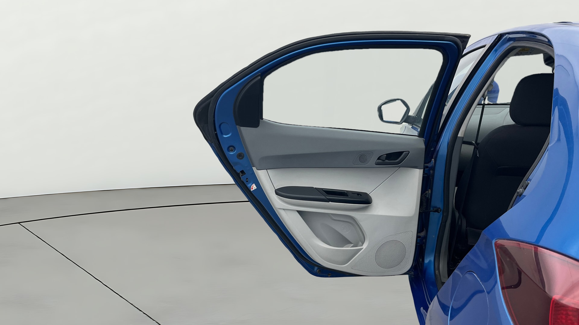View 2025 Tata Tiago Revotorq XB Image 22 Used 2025 Tata Tiago Revotorq XB Image 22