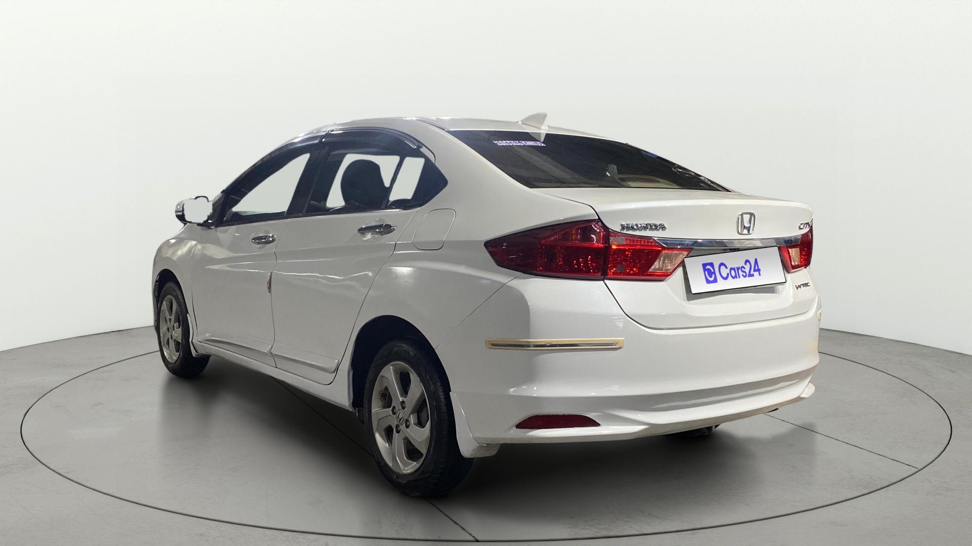 View 2015 Honda City ZX MT Diesel Anniversary Edition Image 2 Used 2015 Honda City ZX MT Diesel Anniversary Edition Image 2