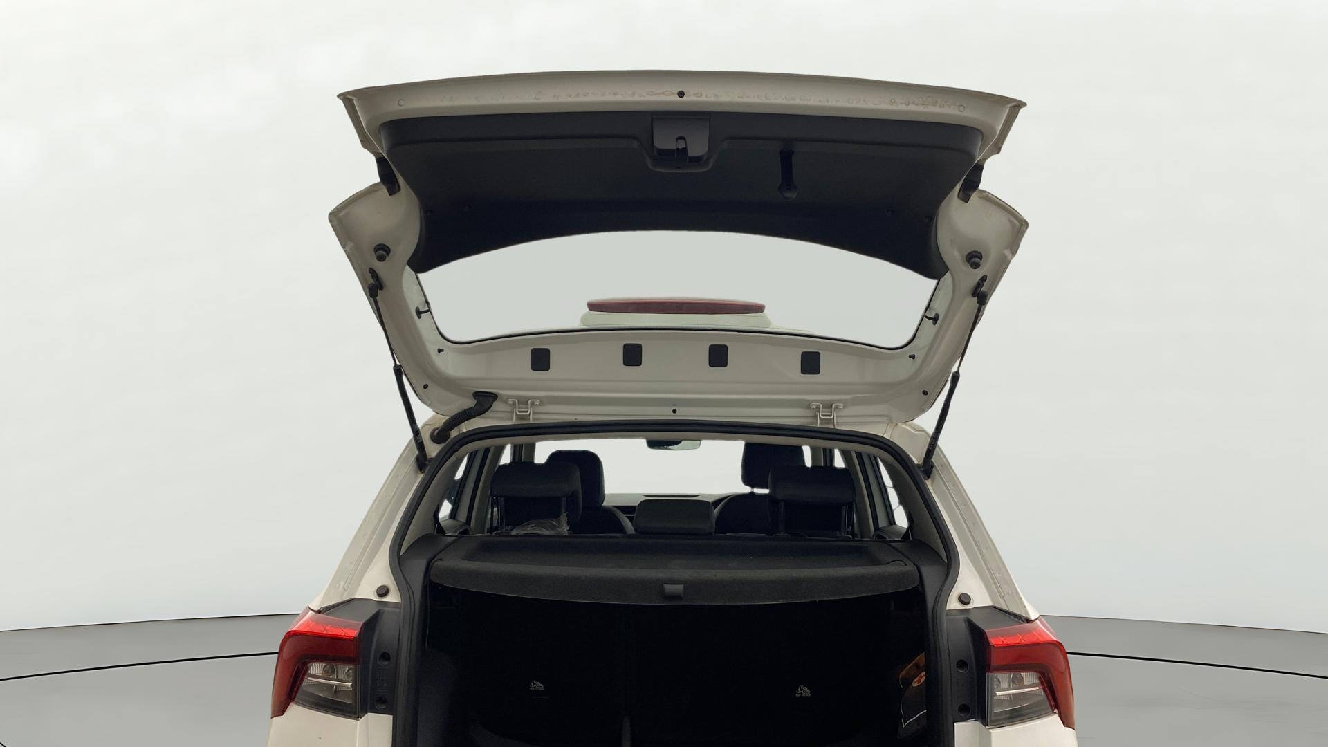 View 2022 Skoda Kushaq Style 1.0 TSI AT - 6 Airbags Image 32 Used 2022 Skoda Kushaq Style 1.0 TSI AT - 6 Airbags Image 32