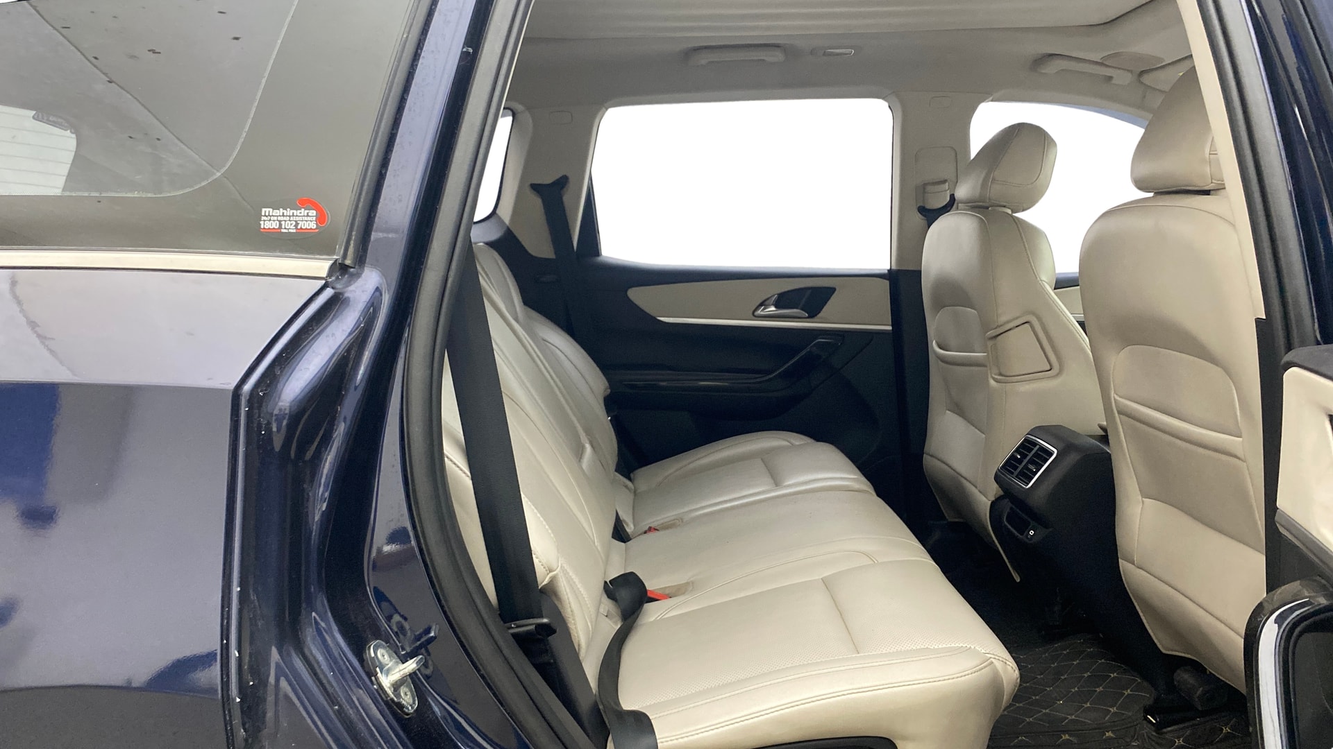 Used 2022 Mahindra XUV700 Used 2022 Mahindra XUV700