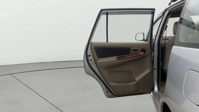 View Toyota Innova Image 23 Used Toyota Innova Image 23